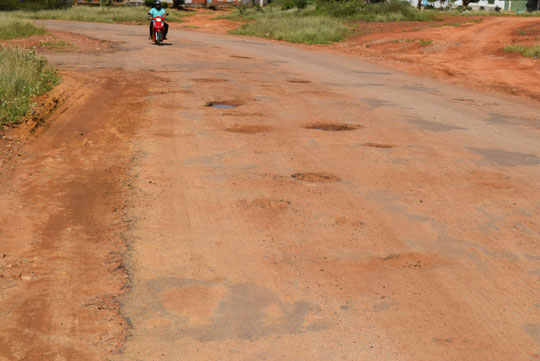 Brumado: Morador usa tribuna livre da câmara para cobrar infraestrutura para o Bairro Esconso