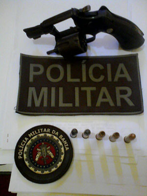 Caculé: Polícia Militar apreende arma em residência