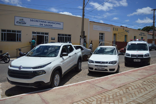 Três veículos são entregues para a secretaria de saúde em Caculé