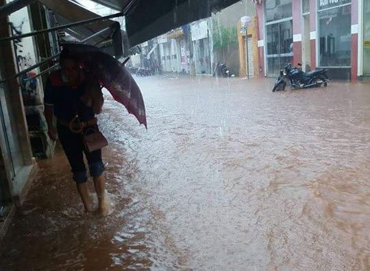 Caculé: Prefeitura retira moradores de áreas de risco após forte chuva