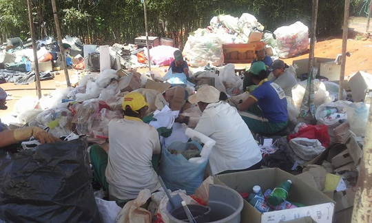 Secretários de Brumado vão conhecer coleta seletiva do lixo e Cooperativa de Catadores em Caculé