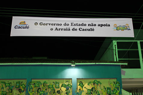 São João de Caculé: Protesto do prefeito contra o governo vira destaque durante a festa