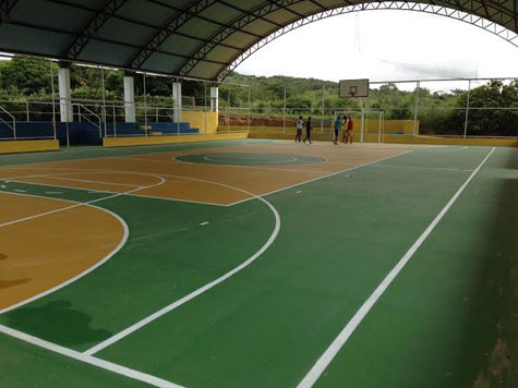 Governo de Caculé reforma quadras de esportes do município