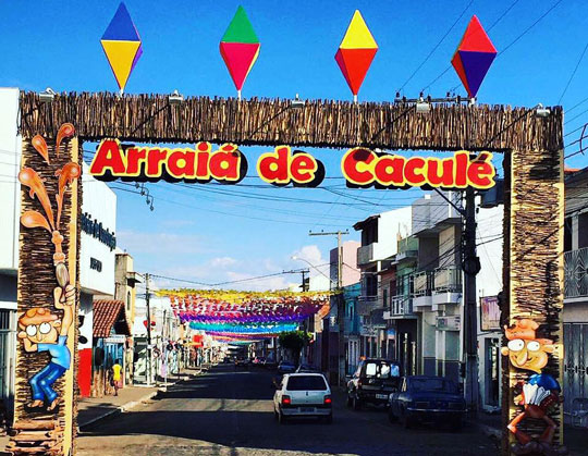 Cantor Daniel faz hoje (24) a abertura do Arraiá de Caculé