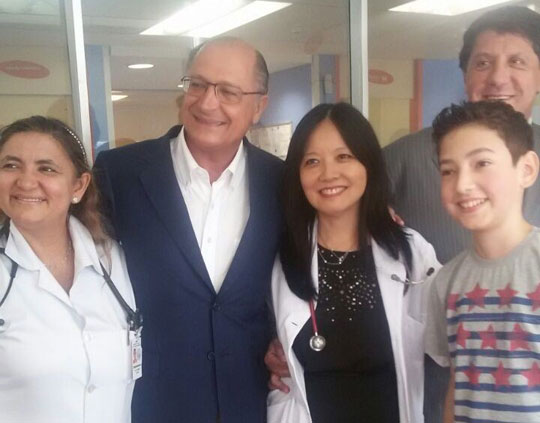Jovem caetiteense que fez transplante de coração recebe visita do governador de São Paulo
