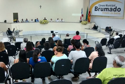 Audiência pública acontece neste momento na Câmara de Brumado