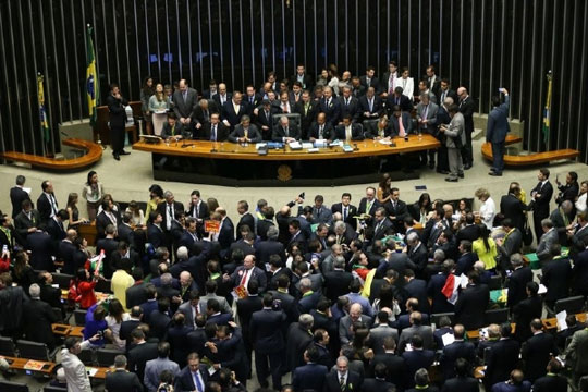 Impeachment: 60% dos deputados que julgaram Dilma têm pendências na Justiça