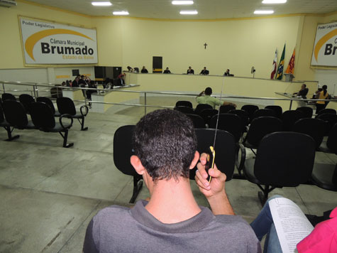 Brumado: Sem licitação, Câmara poderá perder transmissão via rádio das sessões