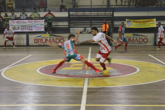 Brumado: Definidas as equipes semifinalistas do campeonato de futsal