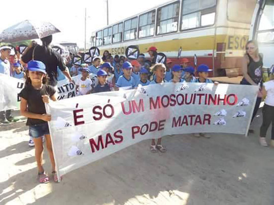 Brumado: Escola Clemente Gomes realiza caminhada de combate ao mosquito Aedes Aegypti