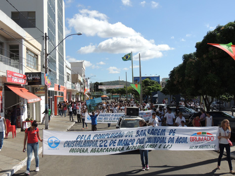 Brumadense faz protestos em plenária pelo Dia Mundial da Água