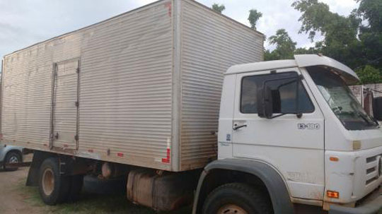 Caminhão roubado em Brumado é recuperado pela polícia em Matina
