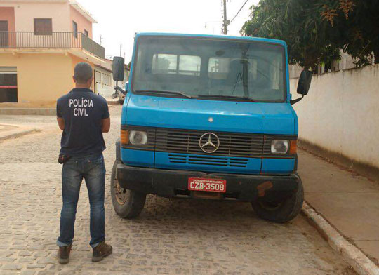 Polícia Civil recupera mais um caminhão roubado em Livramento de Nossa Senhora
