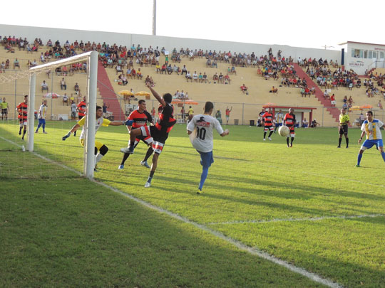 Chuva de gols e o primeiro empate no campeonato brumadense de futebol