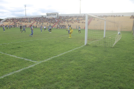 Definidos os semifinalistas do campeonato brumadense de futebol