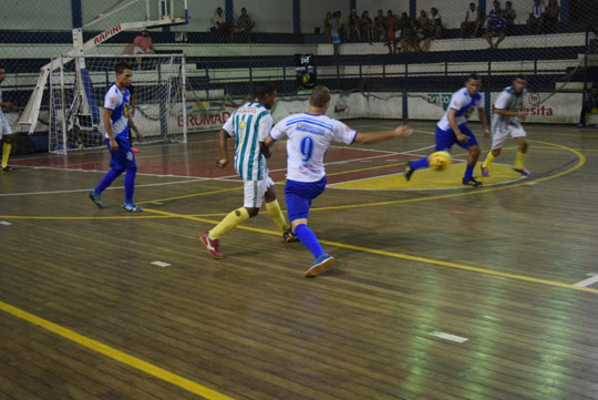 Ajax bate o Feirense e se mantém na liderança do campeonato brumadense de futsal