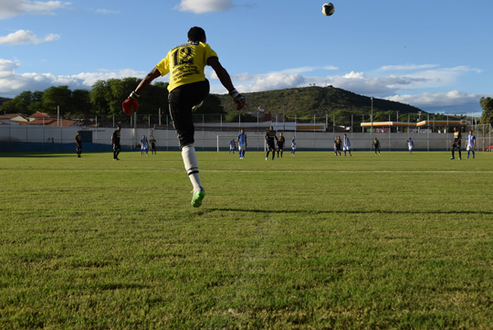 Magnesita vence a primeira e Espanhol arranca empate histórico no brumadense de futebol