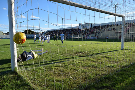 Brumado: Liga e clubes redesenham tabela do brumadense de futebol com retorno do Umburanas