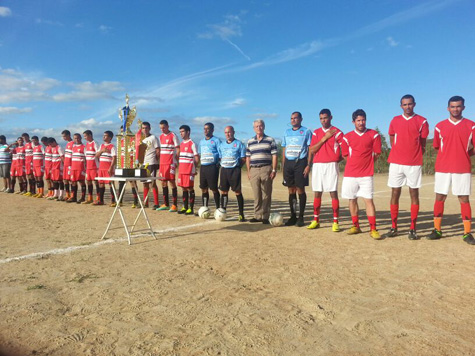 Brumado: Secretário de Esportes dá pontapé inicial no Campeonato da Lagoa Funda