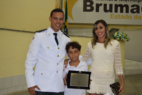 Oficiais prestigiam entrega de título de cidadão brumadense ao capitão Valmari Júnior