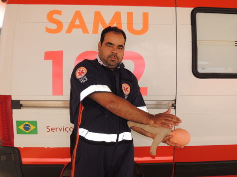 Brumado: Samu 192 explica manobras seguras para desengasgar crianças de colo