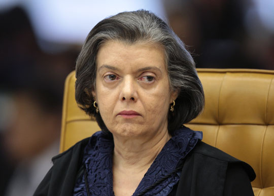 Ministra Cármen Lúcia é eleita presidente do STF
