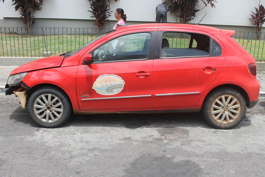 Carro que presta serviços para a prefeitura de Rio do Antônio é flagrado em estado precário