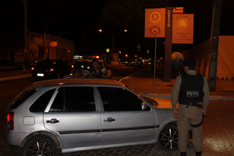 Brumado: Homem é detido com carro roubado na porta da 34ª CIPM