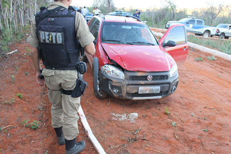 Brumado: Bandidos roubam carro e abandonam em Quartel General do crime