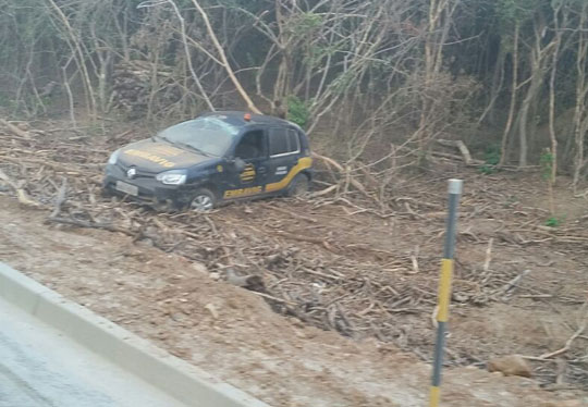 Brumado: Carro de segurança capota dentro do canteiro do Parque Eólico