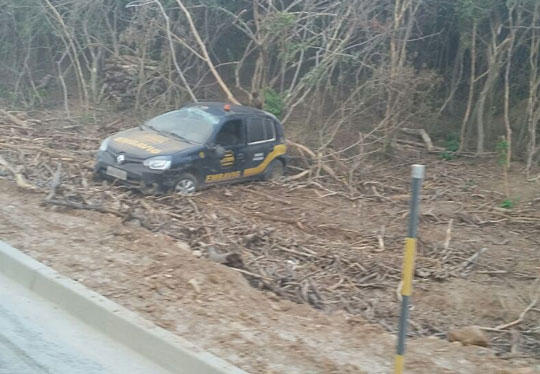 Brumado: Carro de segurança capota dentro do canteiro do Parque Eólico