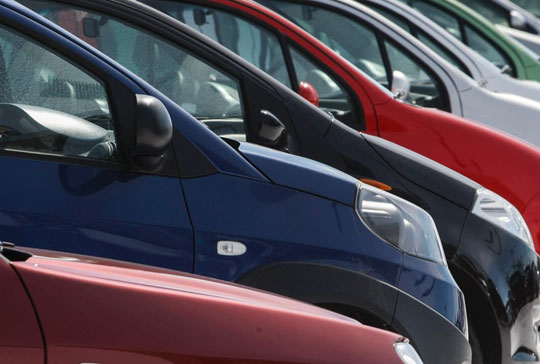 Em 4 anos, venda de veículos cai quase à metade