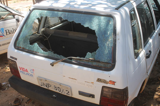 Cemitério de carros, invasão e roubo de pneus na sede do antigo Derba de Brumado