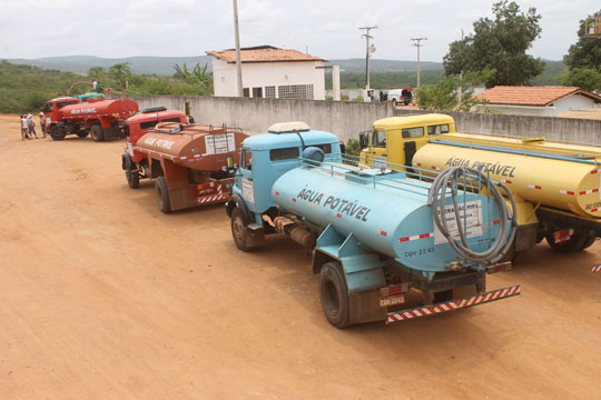 Em protesto, comunidades rurais de Brumado começam a abandonar a operação pipa