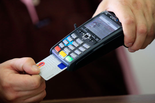 Juros altos reduzem em 30% o uso do cartão de crédito na Bahia