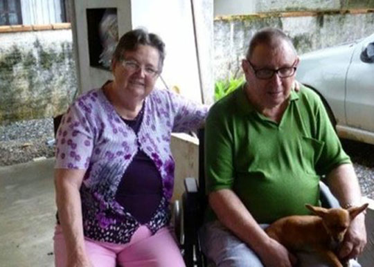 Após 55 anos de união, casal morre no mesmo dia e da mesma doença