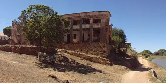 Guanambi: Parte da estrutura histórica do Casarão de Mutans desaba