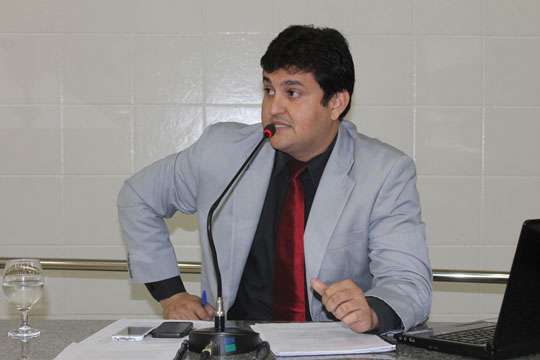 “Brumado deixou de crescer em 2014”, diz vereador Castilho Viana