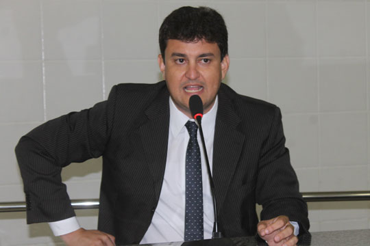 Castilho Viana diz que é contra a devolução da manutenção do Hospital de Brumado para o Estado
