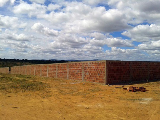 Brumado: Prefeito visita obras do novo Cemitério da Vila Presidente Vargas