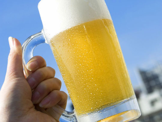OMS informa que Brasil ainda está entre os 10 países em que população mais bebe álcool