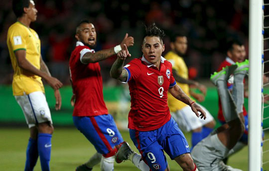 Chile vence Brasil por 2 a 0 com gritos de 'olé'