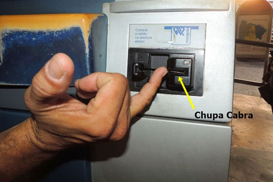 Dispositivo de gravação de senha é encontrado em caixa eletrônico de banco em Guanambi