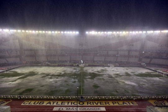 Jogo entre Brasil e Argentina é adiado por conta da chuva em Buenos Aires