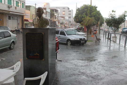 Brumado amanhece com chuva nesta terça-feira (07)