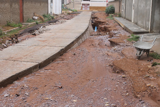 Ruas são danificadas após 70 mm de chuva na madrugada em Brumado