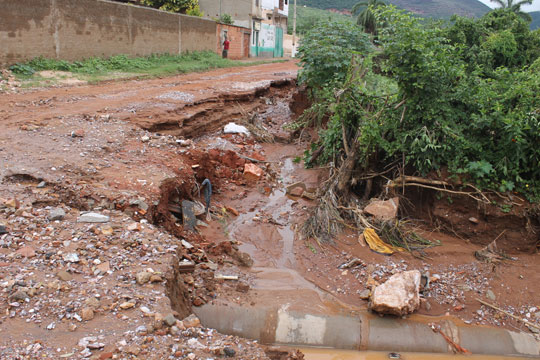 Tempestade causa estragos em Brumado