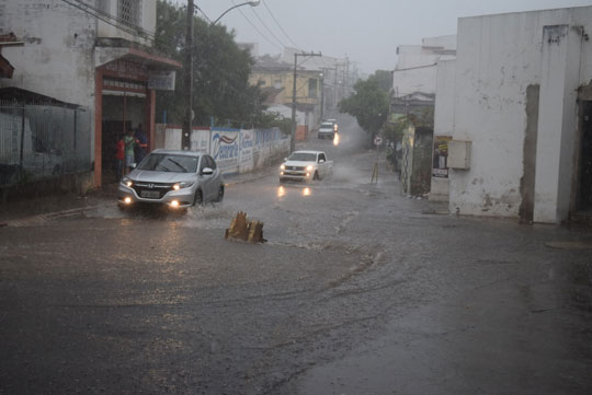 Brumado: Chuva provoca pontos de alagamento, desabamentos e outros transtornos