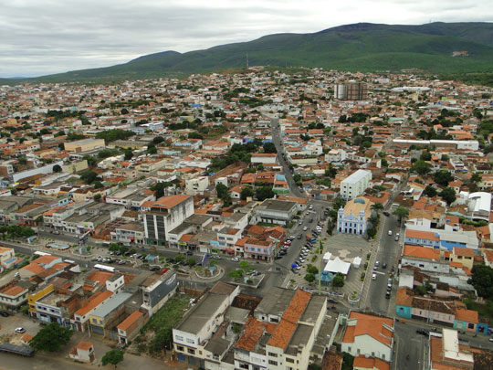 Brumado: Ex-marido tenta agredir mulher em loja e causa tumulto