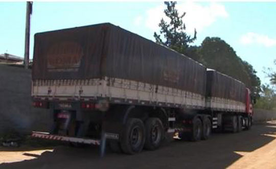 Dez milhões de cigarros em carreta são apreendidos em Vitória da Conquista